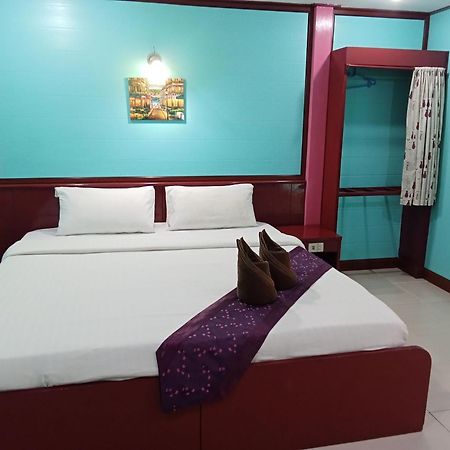 Hotel Haad Somboon House Bang Saphan Esterno foto