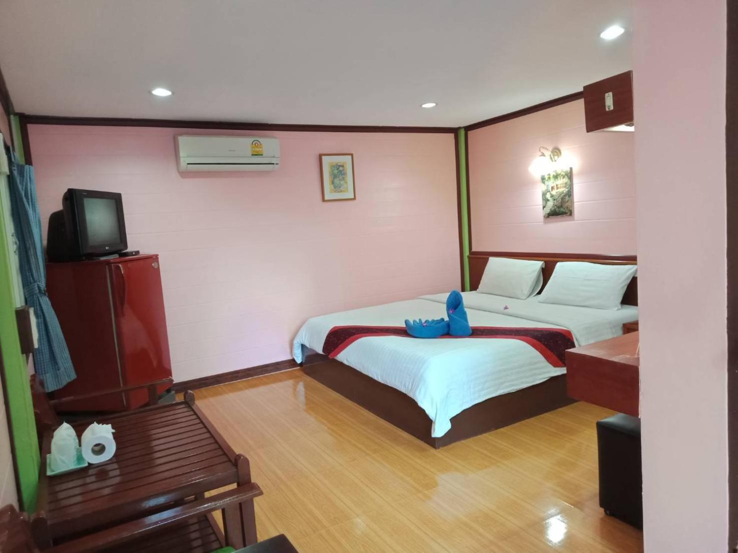 Hotel Haad Somboon House Bang Saphan Esterno foto