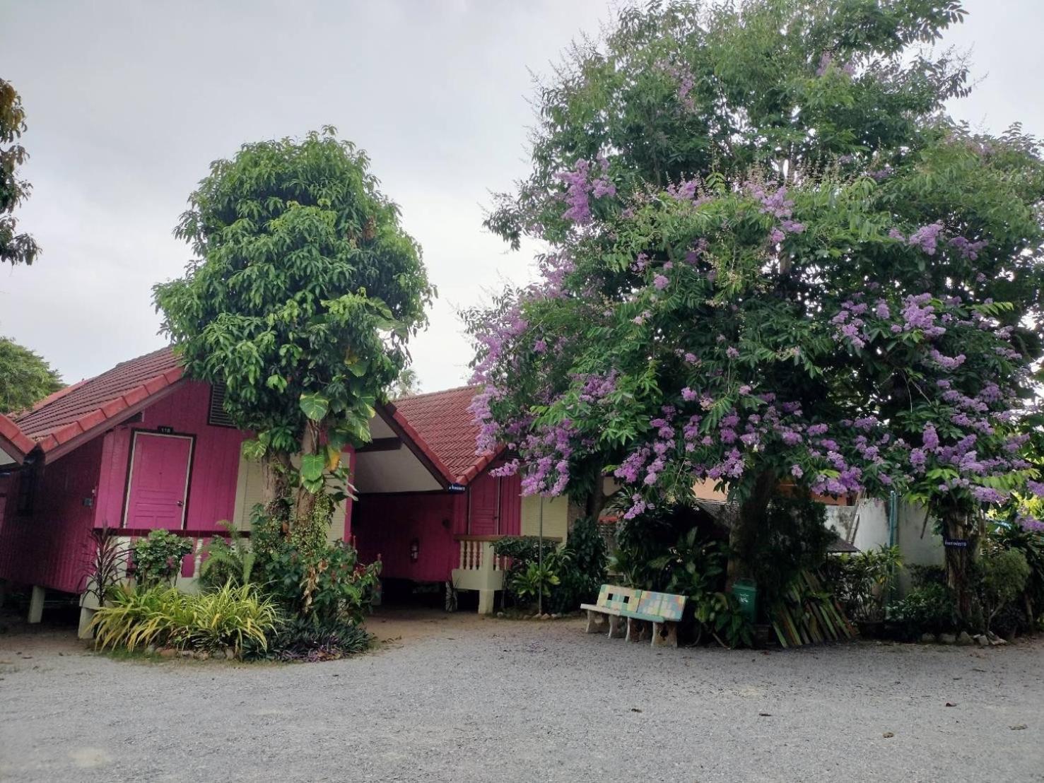 Hotel Haad Somboon House Bang Saphan Esterno foto