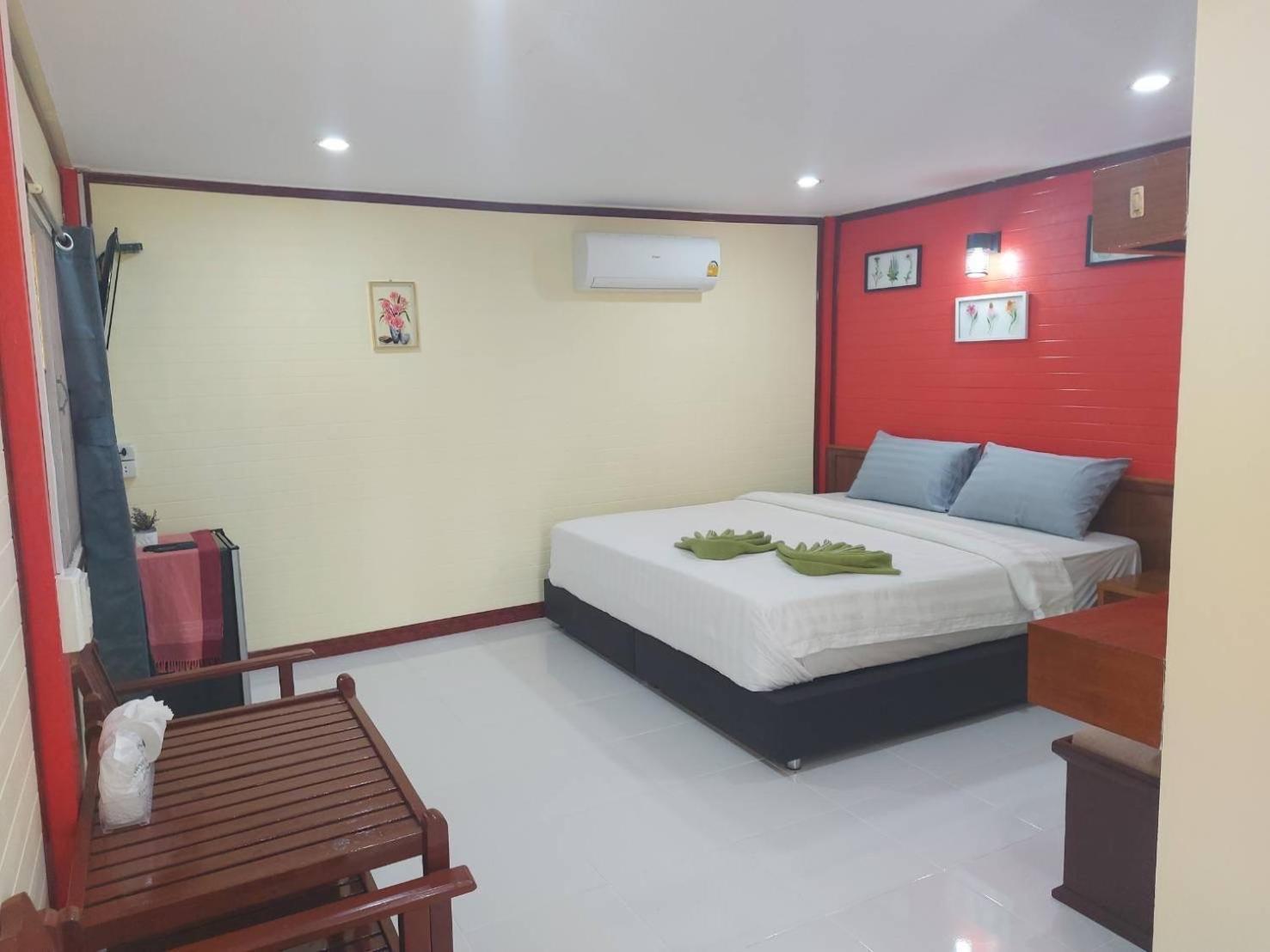 Hotel Haad Somboon House Bang Saphan Esterno foto