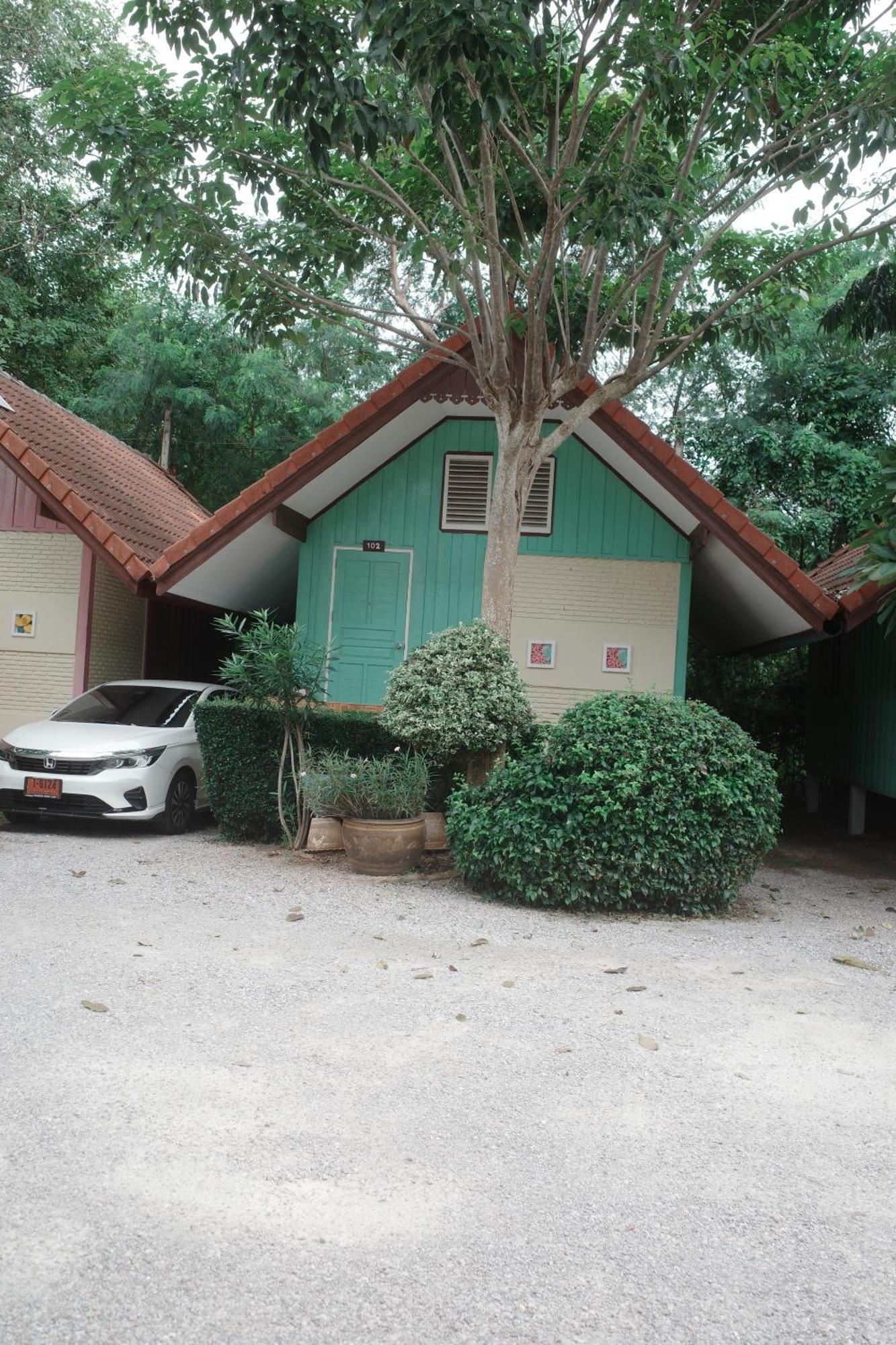 Hotel Haad Somboon House Bang Saphan Esterno foto