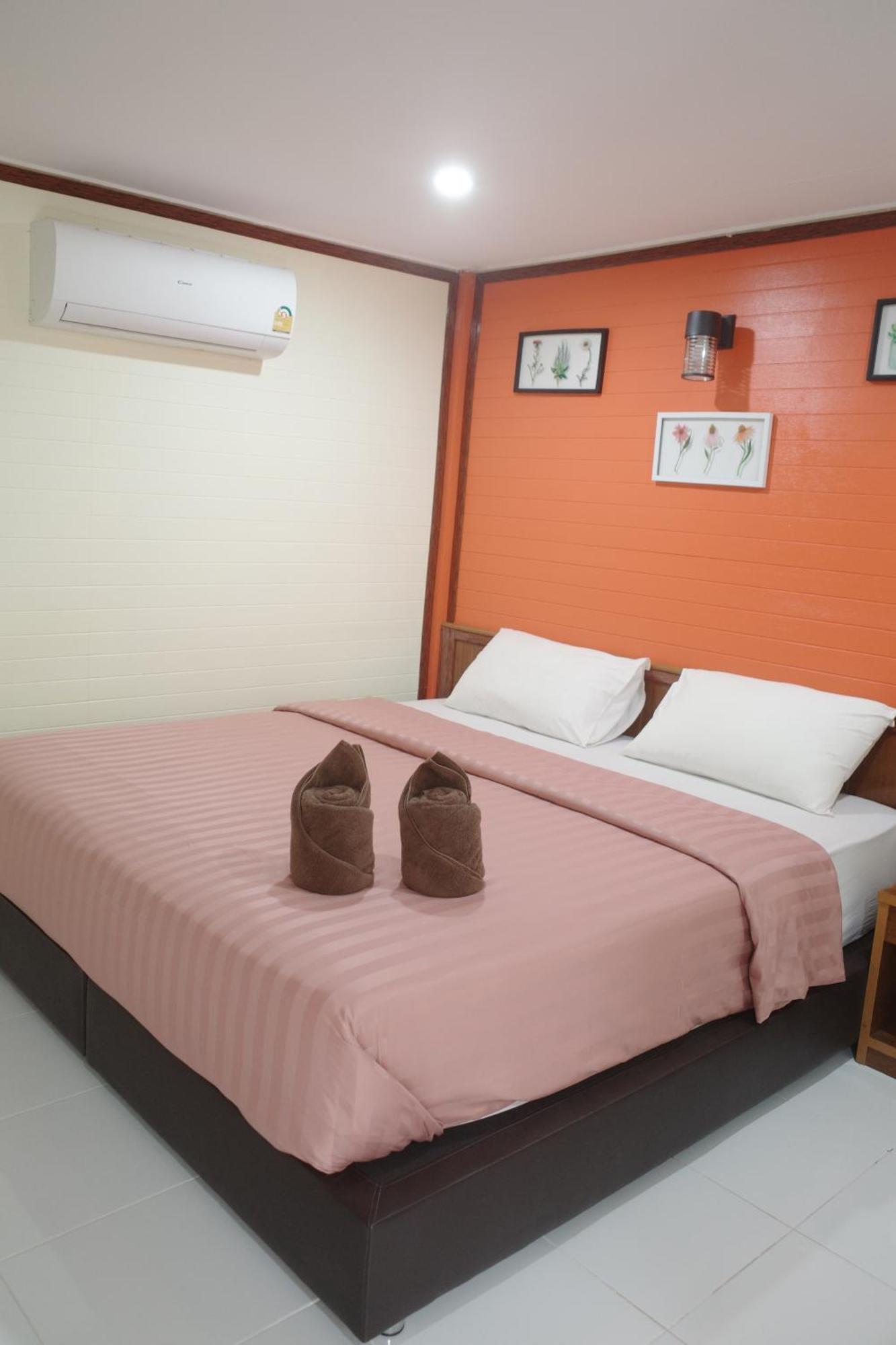 Hotel Haad Somboon House Bang Saphan Esterno foto