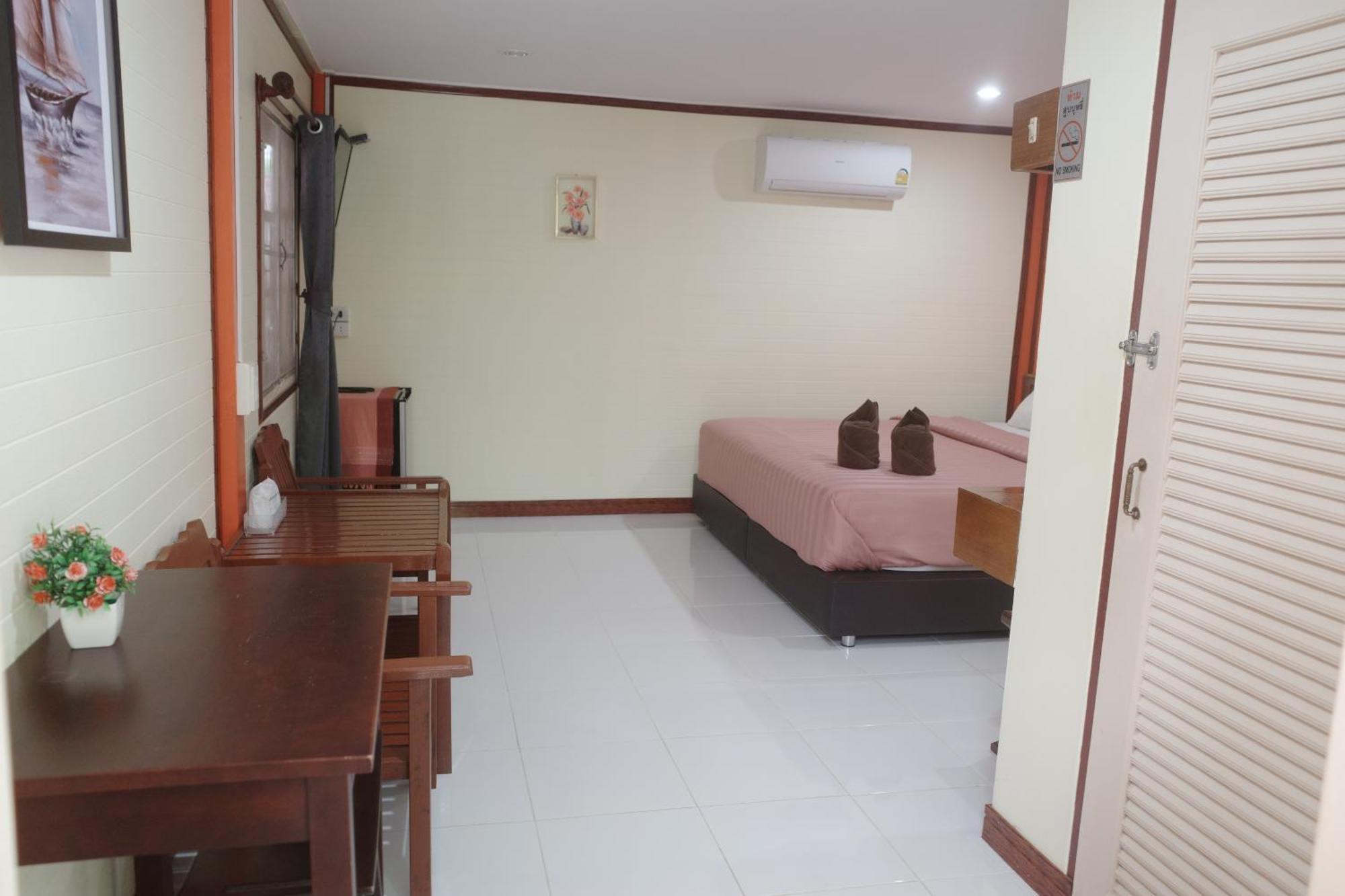 Hotel Haad Somboon House Bang Saphan Esterno foto