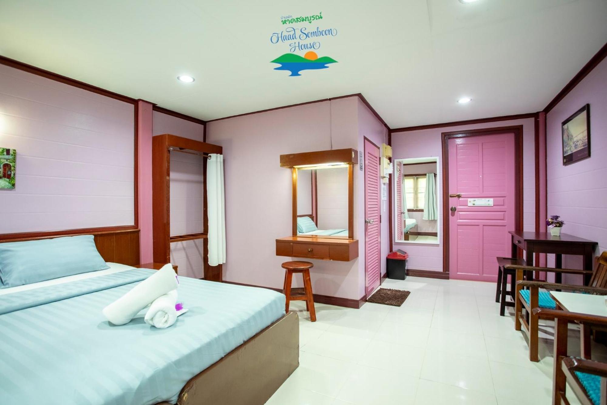 Hotel Haad Somboon House Bang Saphan Esterno foto