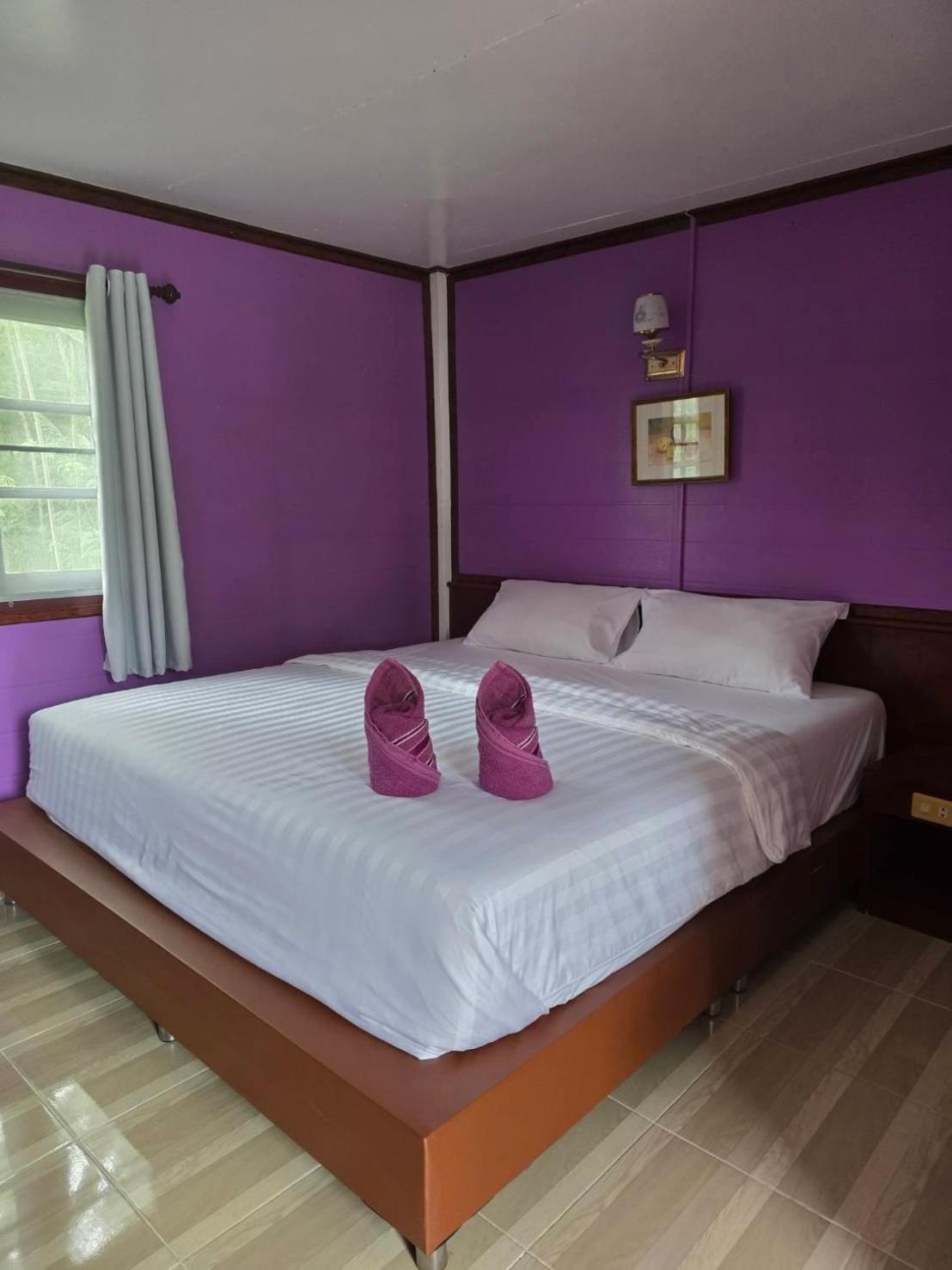 Hotel Haad Somboon House Bang Saphan Esterno foto