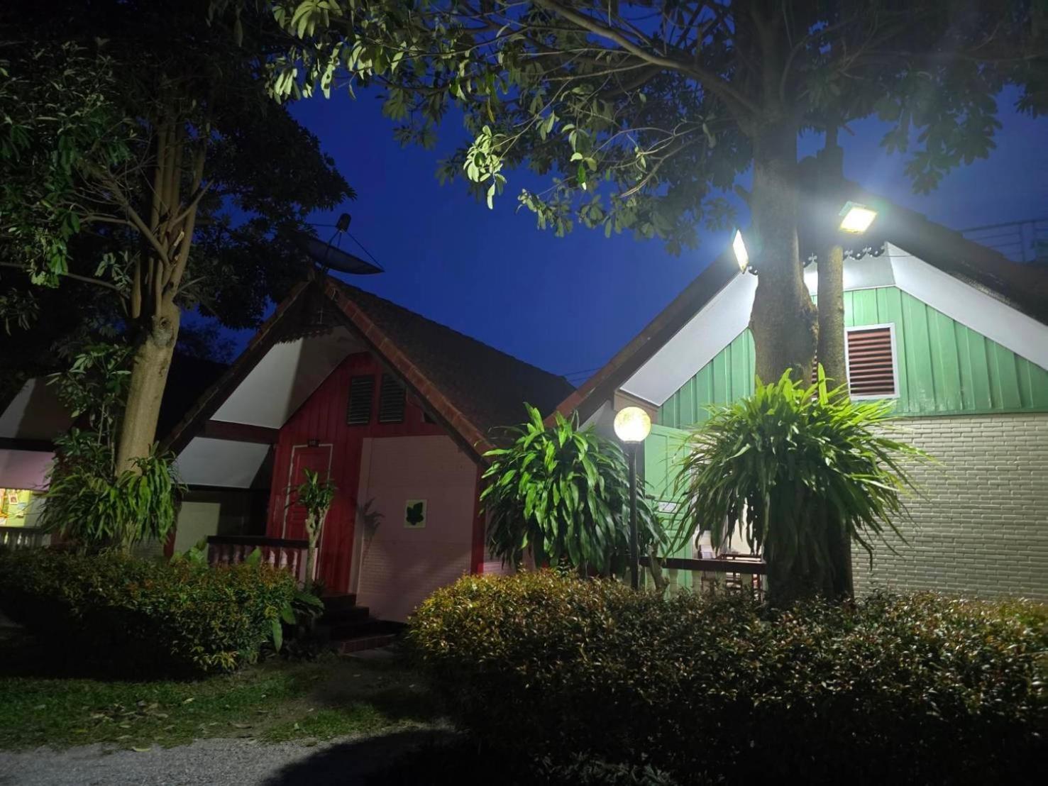 Hotel Haad Somboon House Bang Saphan Esterno foto