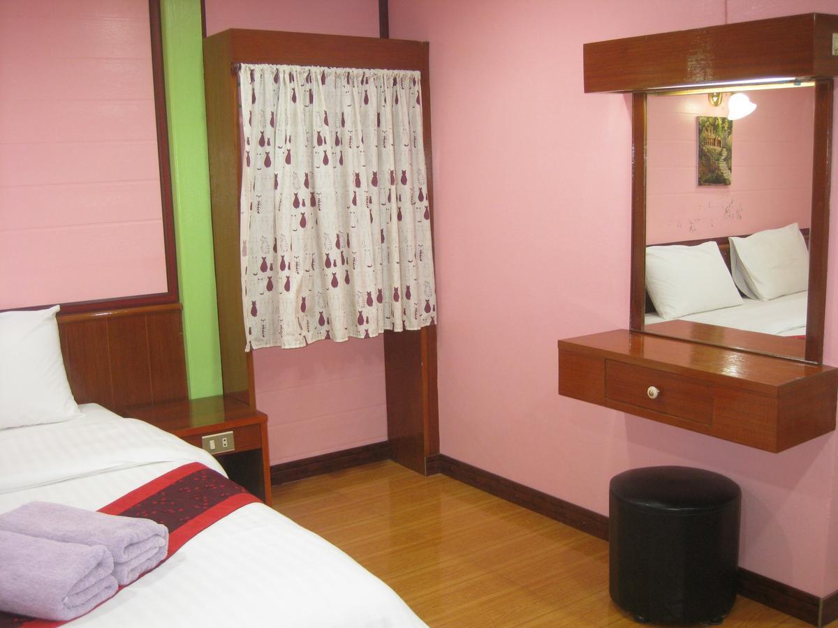 Hotel Haad Somboon House Bang Saphan Esterno foto