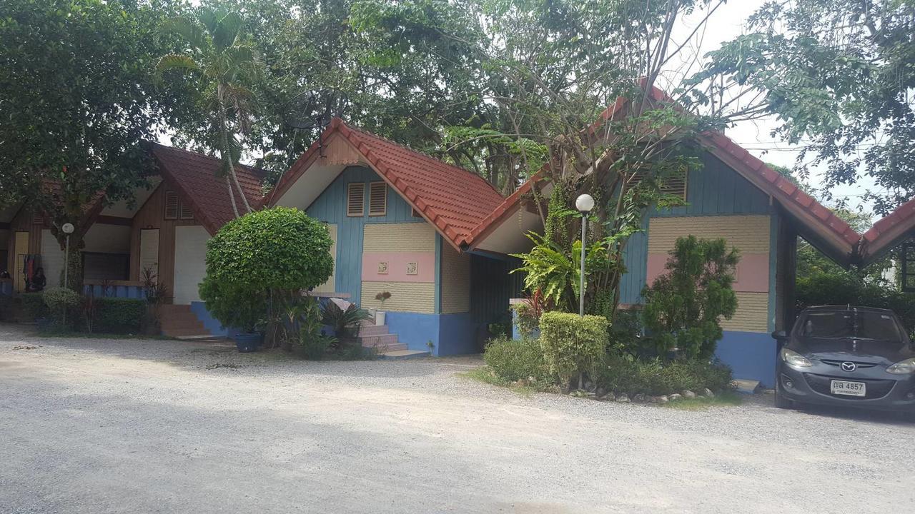 Hotel Haad Somboon House Bang Saphan Esterno foto