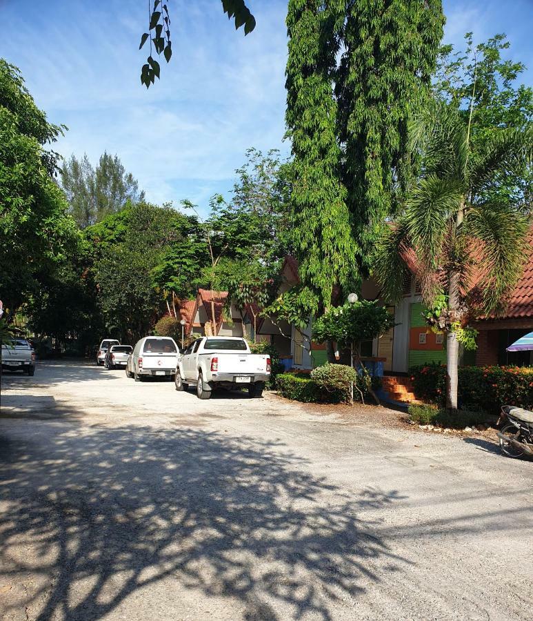 Hotel Haad Somboon House Bang Saphan Esterno foto