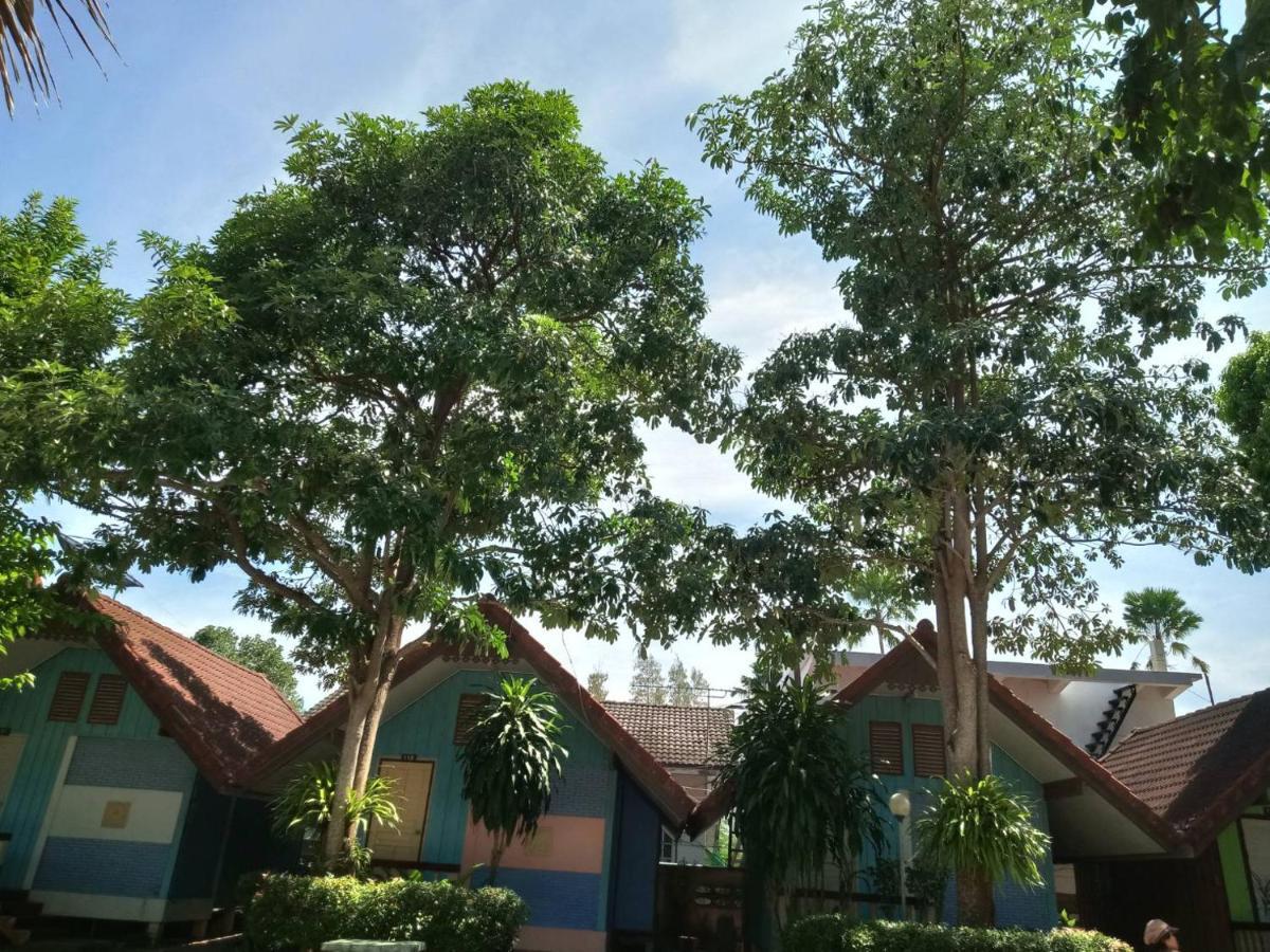 Hotel Haad Somboon House Bang Saphan Esterno foto